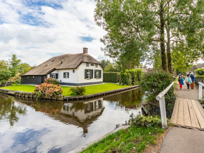 Vakantiehuis in Giethoorn (Overijssel) voor 12 personen met 4 slaapkamers, foto 2