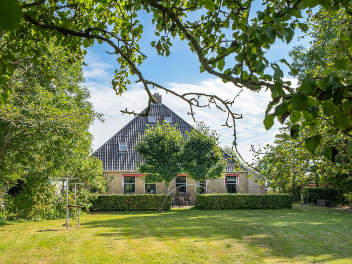 Vakantiehuis in Uitwellingerga (Friesland) voor 12 personen met 6 slaapkamers, foto 1