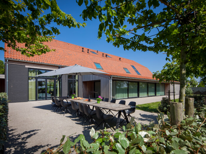 Vakantiehuis in Zuidzande (Zeeland) voor 30 personen met 13 slaapkamers, foto 1