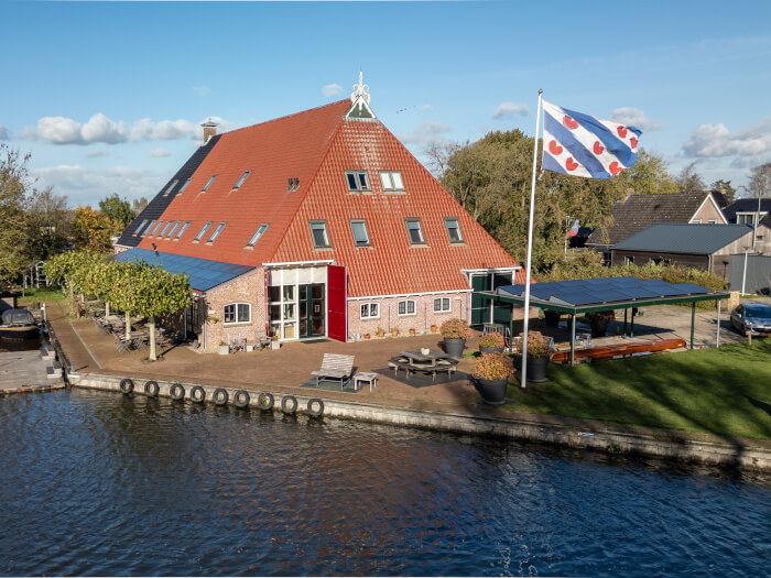 Vakantiehuis in Warten (Friesland) voor 15 personen met 6 slaapkamers, foto 1