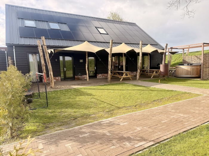 Vakantiehuis in Oijen (Noord-Brabant) voor 18 personen met 9 slaapkamers, foto 1