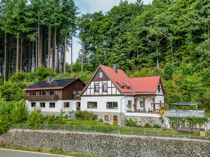 Vakantiehuis in Marsberg (Noordrijn-Westfalen) voor 23 personen met 8 slaapkamers, foto 1