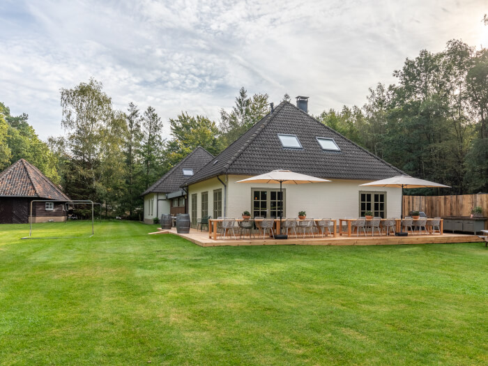 Vakantiehuis in Beekbergen (Gelderland) voor 34 personen met 12 slaapkamers, foto 1