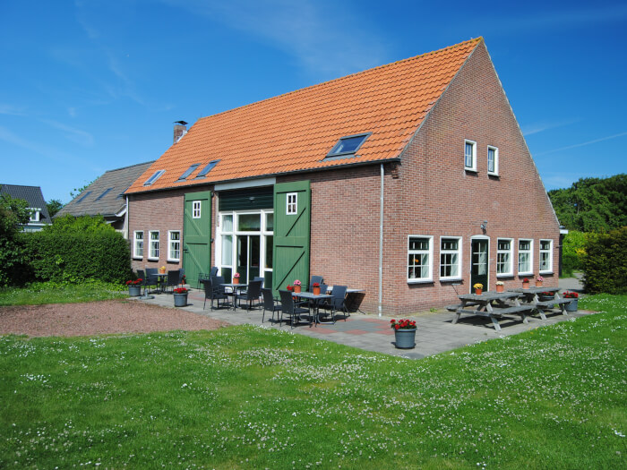 Vakantiehuis in Oostkapelle (Zeeland) voor 18 personen met 5 slaapkamers, foto 1