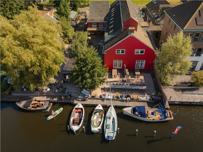 Vakantiehuis in Elahuizen (Friesland) voor 50 personen met 16 slaapkamers, foto 1