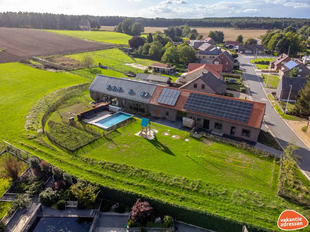 Vakantiehuis in Neeroeteren (Limburg) voor 22 personen met 9 slaapkamers, foto 2