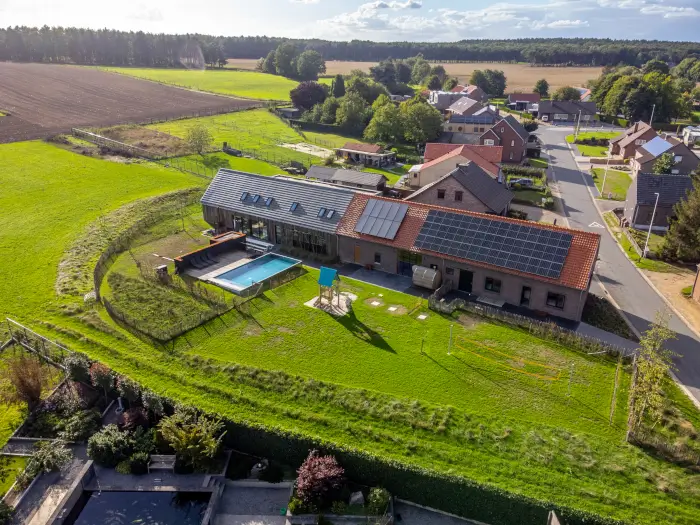 Vakantiehuis in Neeroeteren (Limburg) voor 22 personen met 9 slaapkamers, foto 2