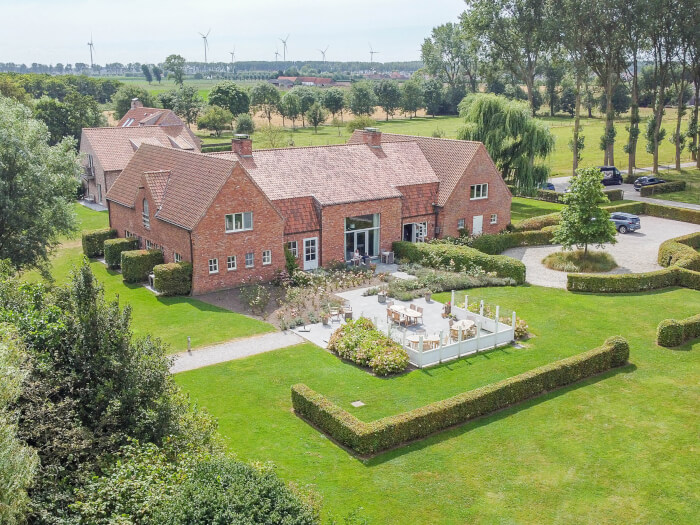 Vakantiehuis in Knokke (Zeeland) voor 40 personen met 18 slaapkamers, foto 1