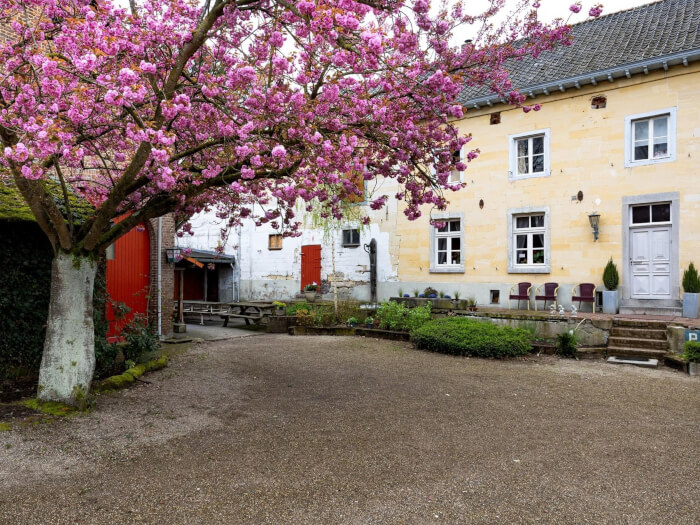 Vakantiehuis in Schin op Geul (Limburg) voor 20 personen met 6 slaapkamers, foto 1